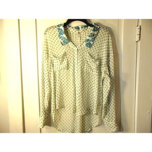 We The Free Light Weight Button down High/ low hem Size Small in beige with blue